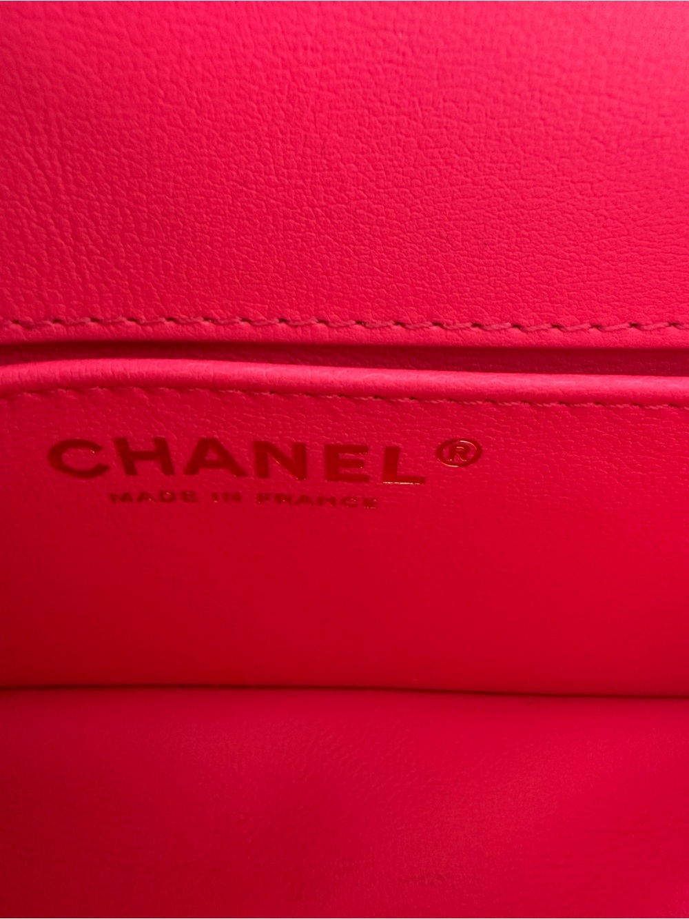 CHANEL Pink Patent Leather Boy Bag with Gold Chain - Picture 5 of 6